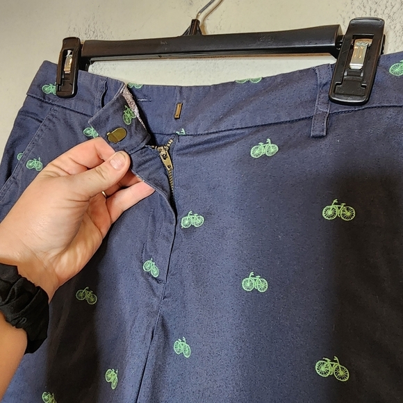 Cambridge Dry Goods embroidered bicycle shorts. Blue/green. Women's size 2 - Picture 7 of 15